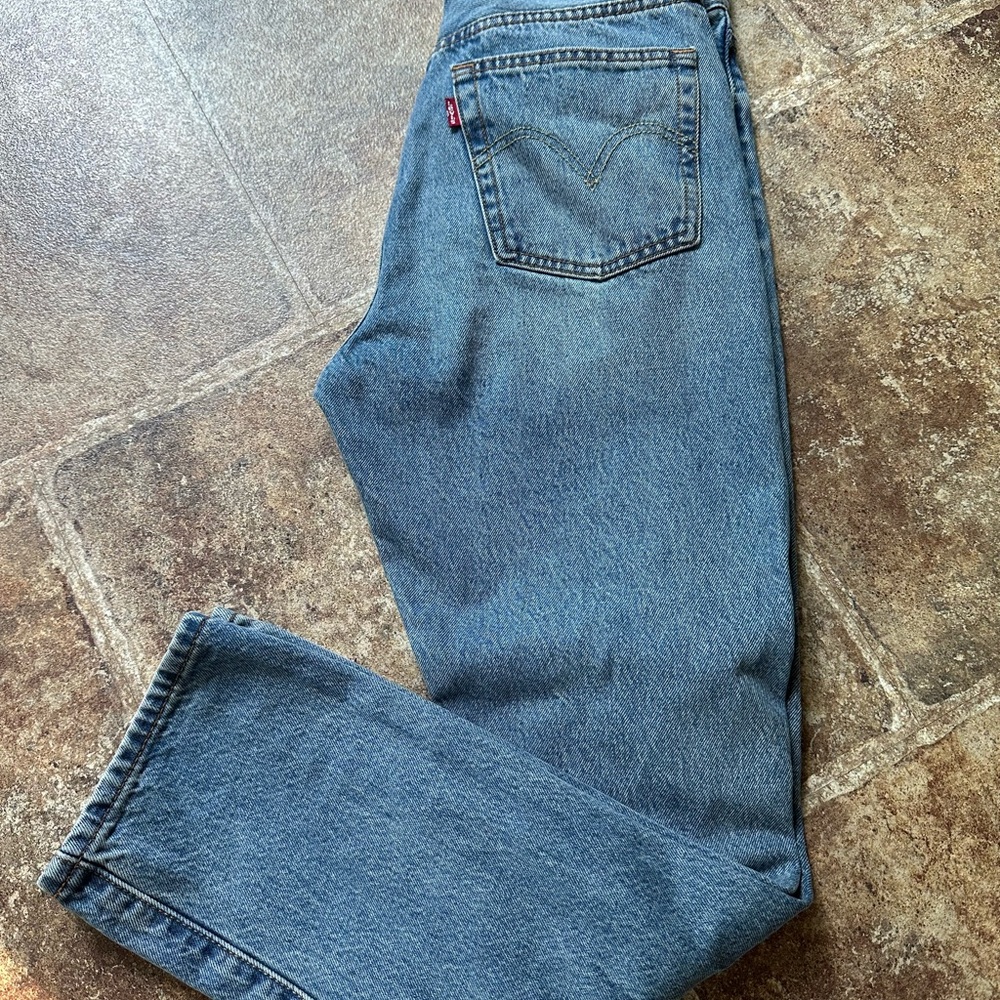 Levi's Straight Leg Blue Jeans